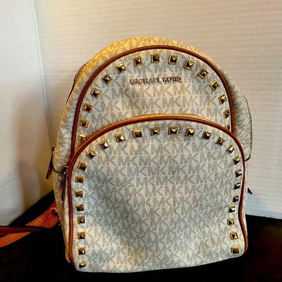 michael kors abbey studied backpack like new - Picture 1 of 12